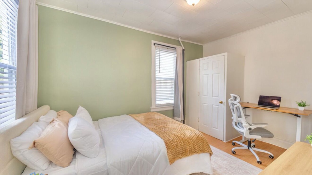 Photo of Bedroom in Maplewood