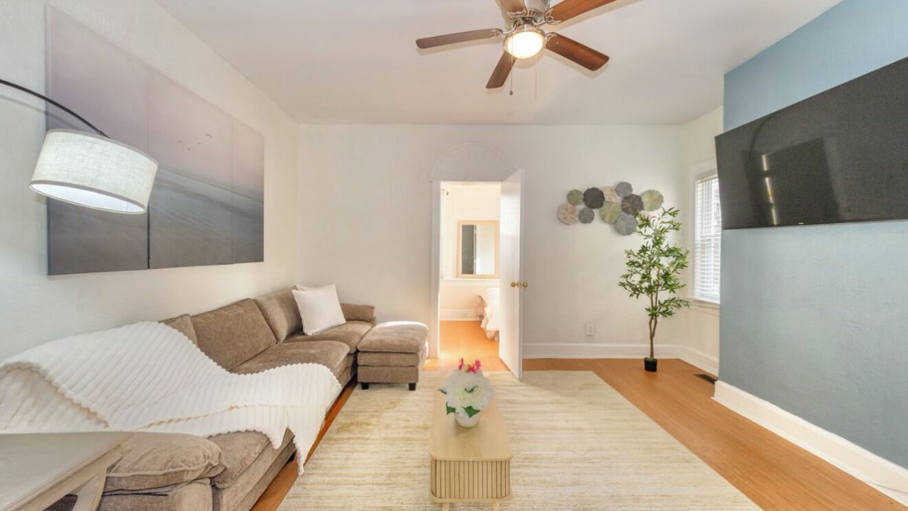 Photo of Livingroom in Maplewood