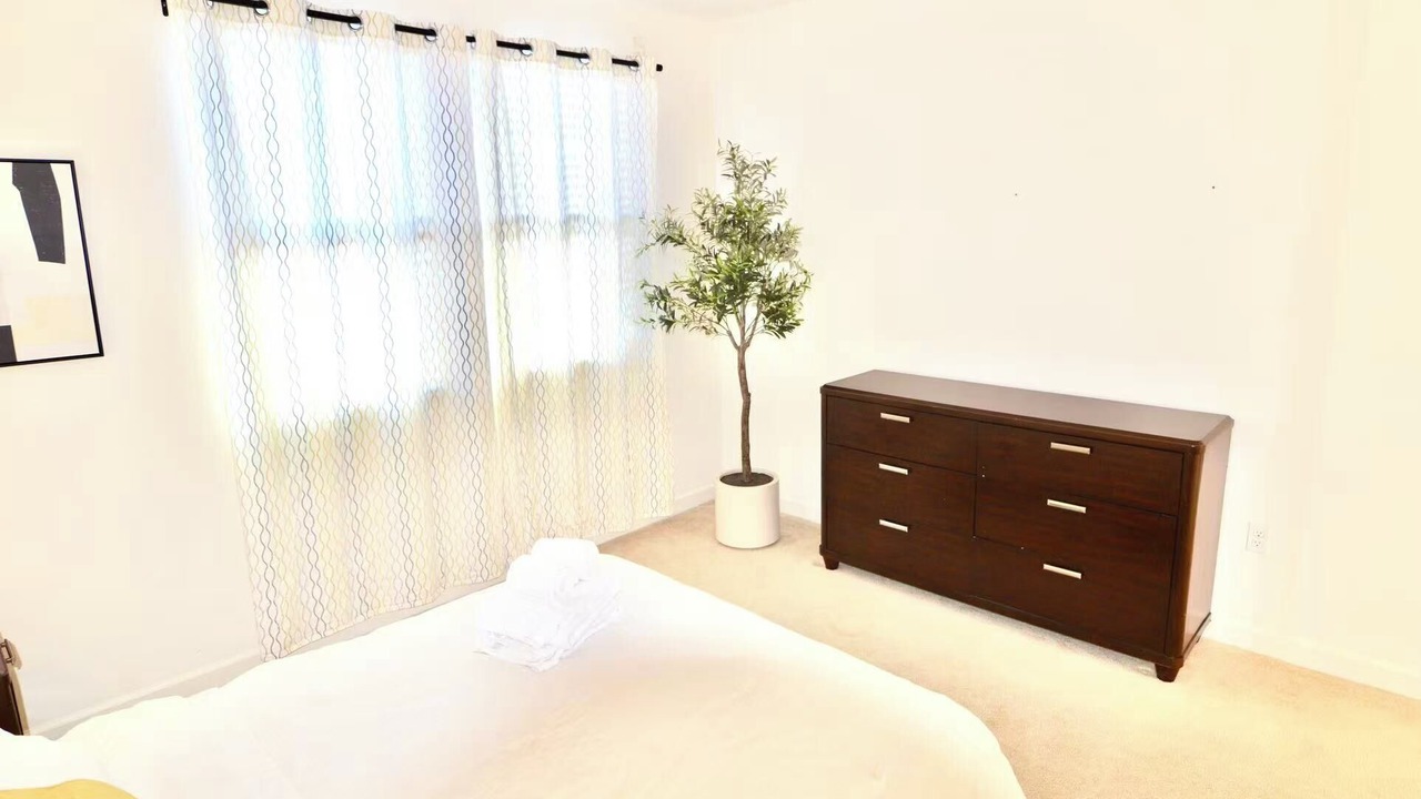 Photo of Bedroom in Lake Forest
