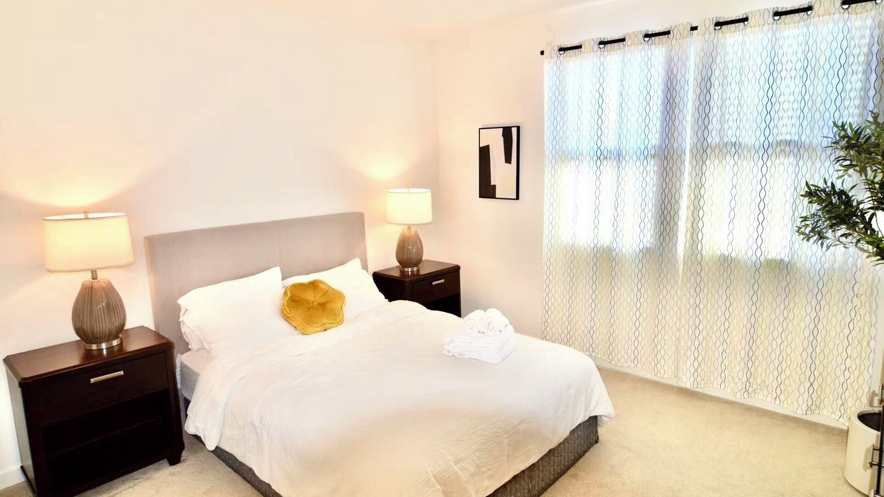 Photo of Bedroom in Lake Forest
