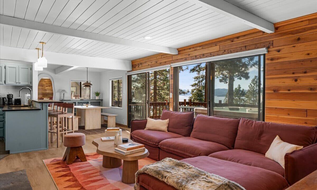 Photo of Livingroom in Brockway