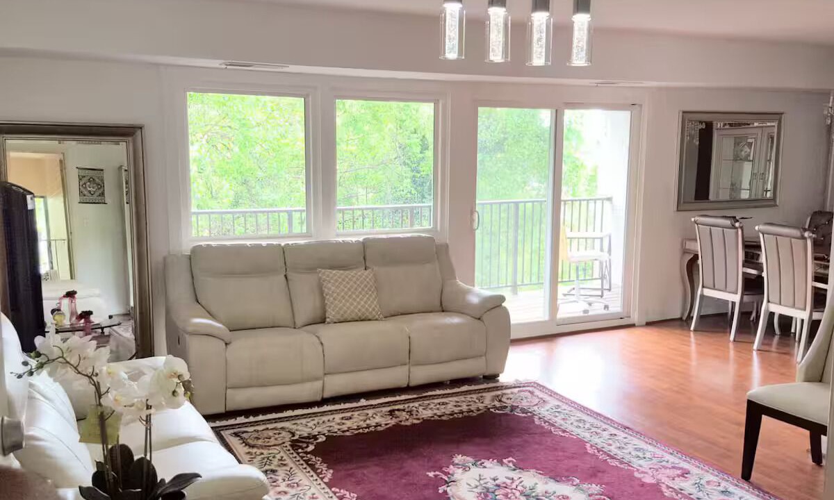 Photo of Livingroom in Oxon Hill-Glassmanor
