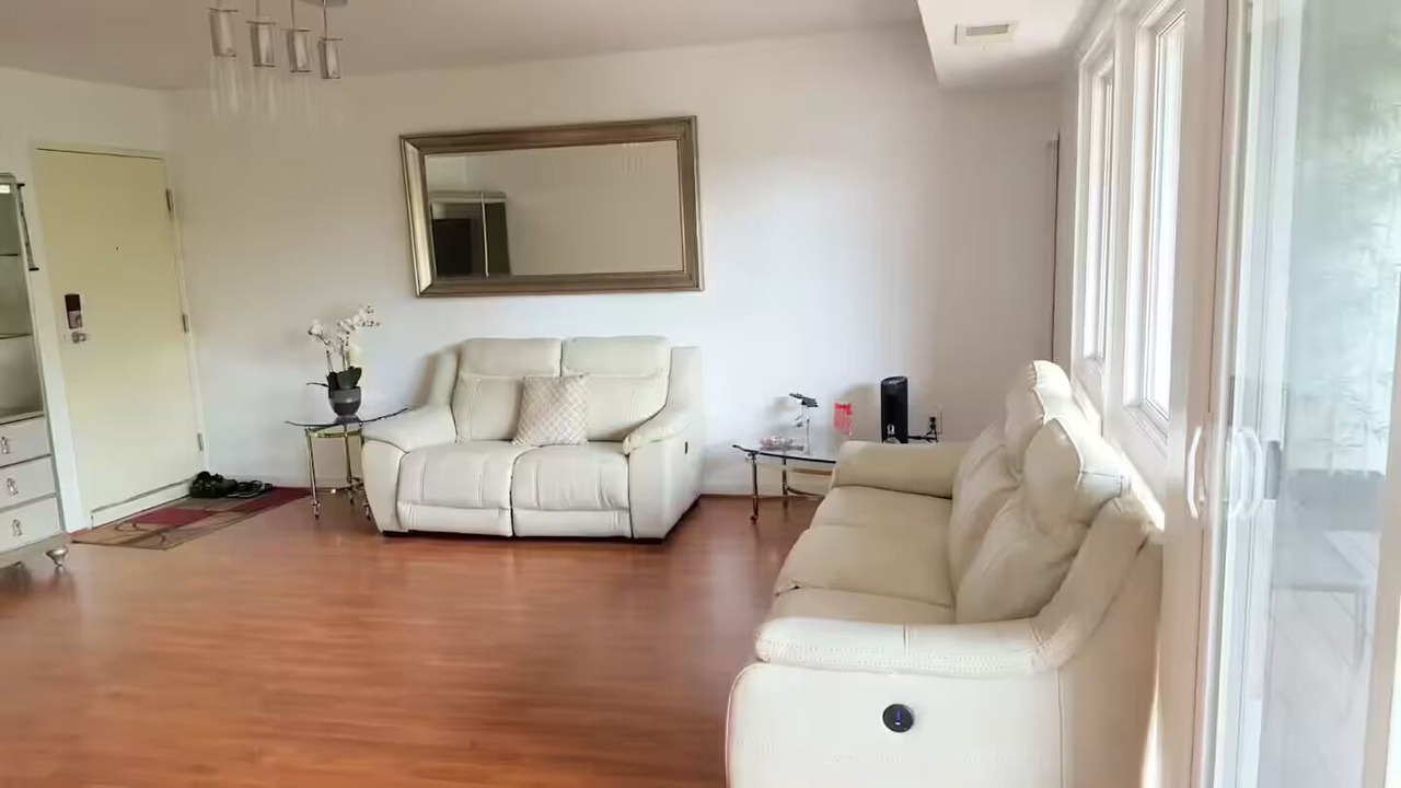 Photo of Livingroom in Oxon Hill-Glassmanor