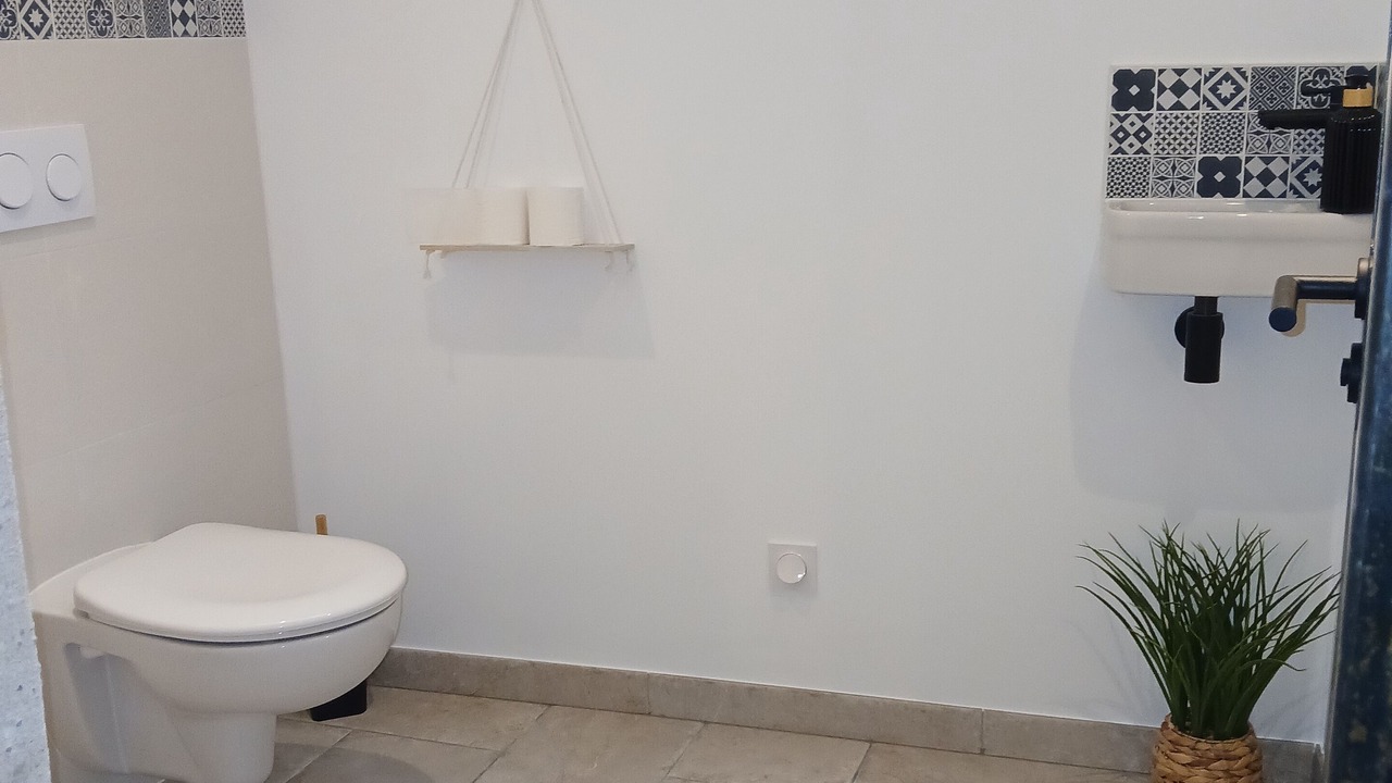 Photo of Bathroom in Saint-Laurent-de-Lin