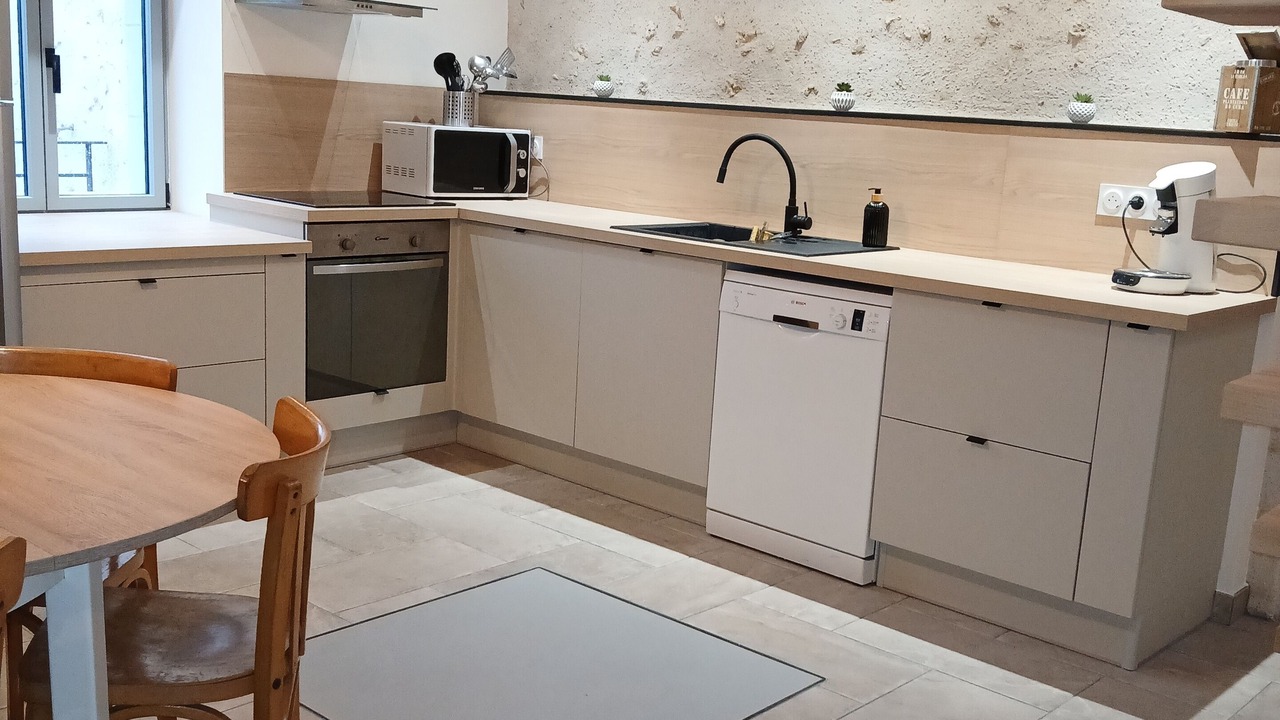 Photo of Kitchen in Saint-Laurent-de-Lin