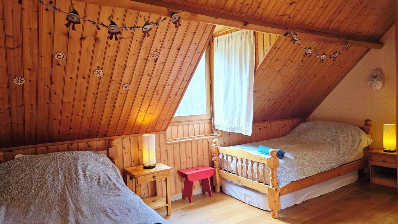 Photo of Bedroom in Campan