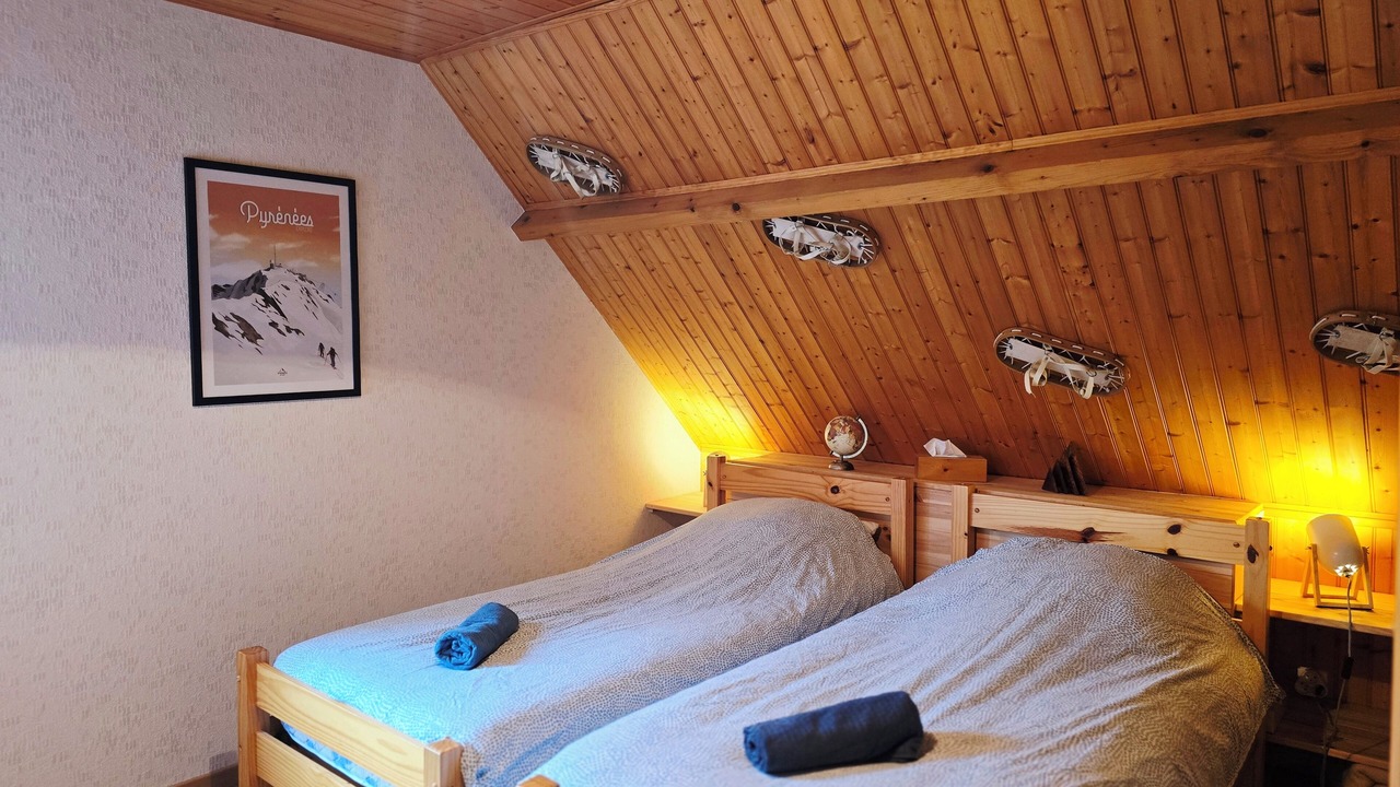 Photo of Bedroom in Campan