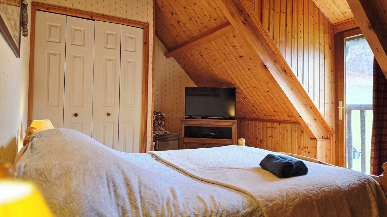 Photo of Bedroom in Campan