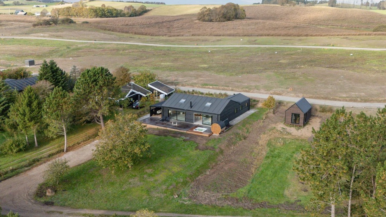 Photo of Others in Knebel