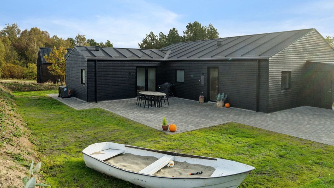 Photo of Others in Knebel