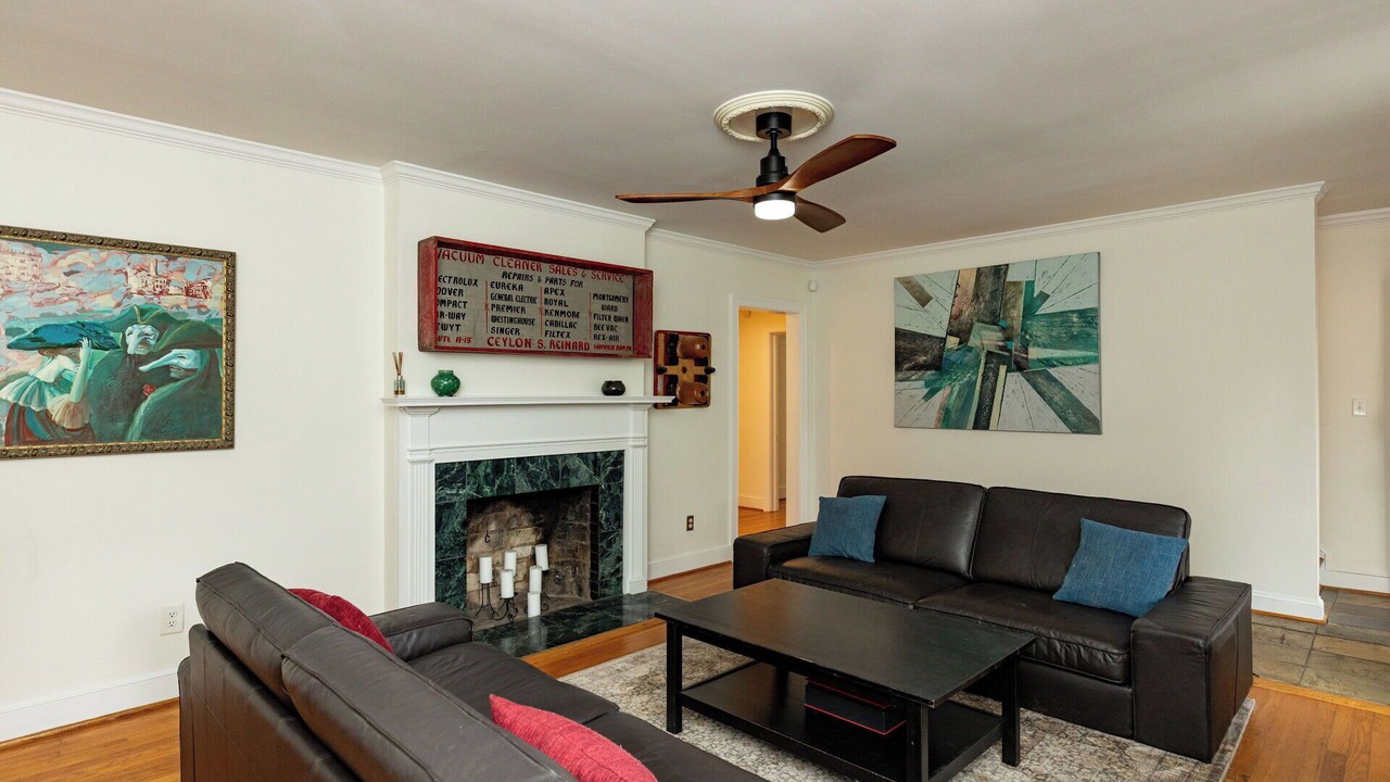 Photo of Livingroom in East Raleigh