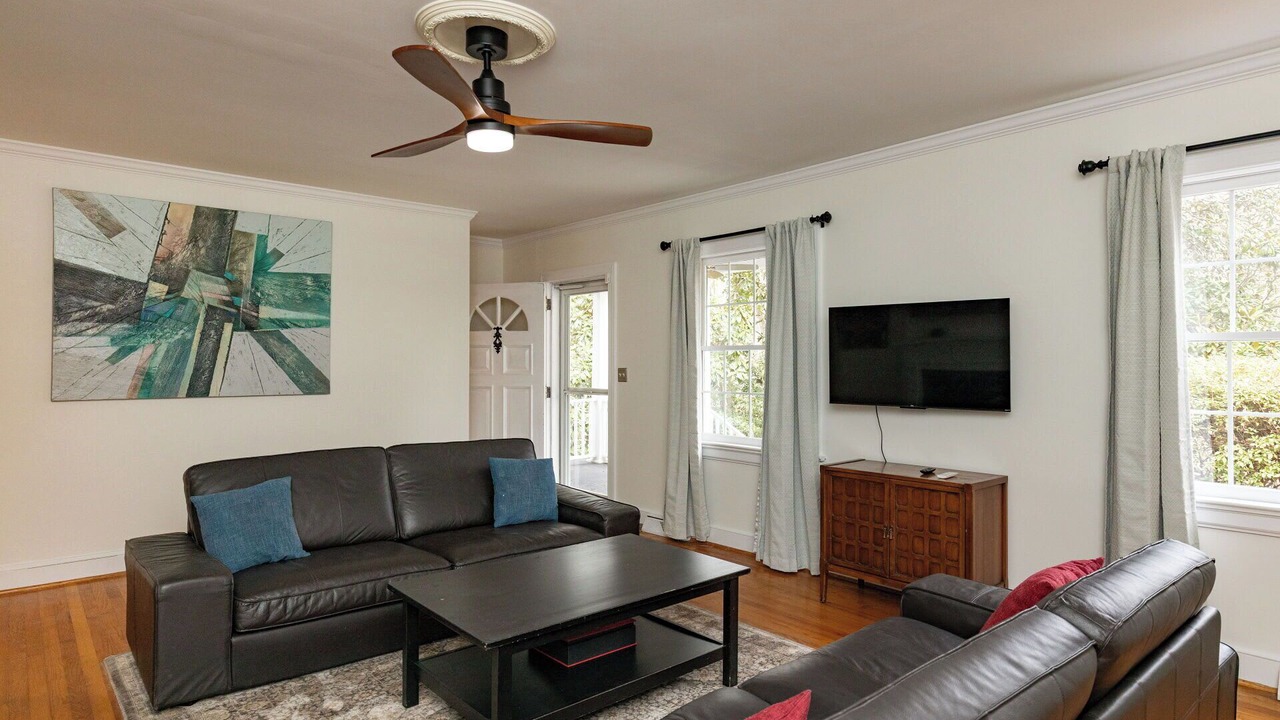 Photo of Livingroom in East Raleigh