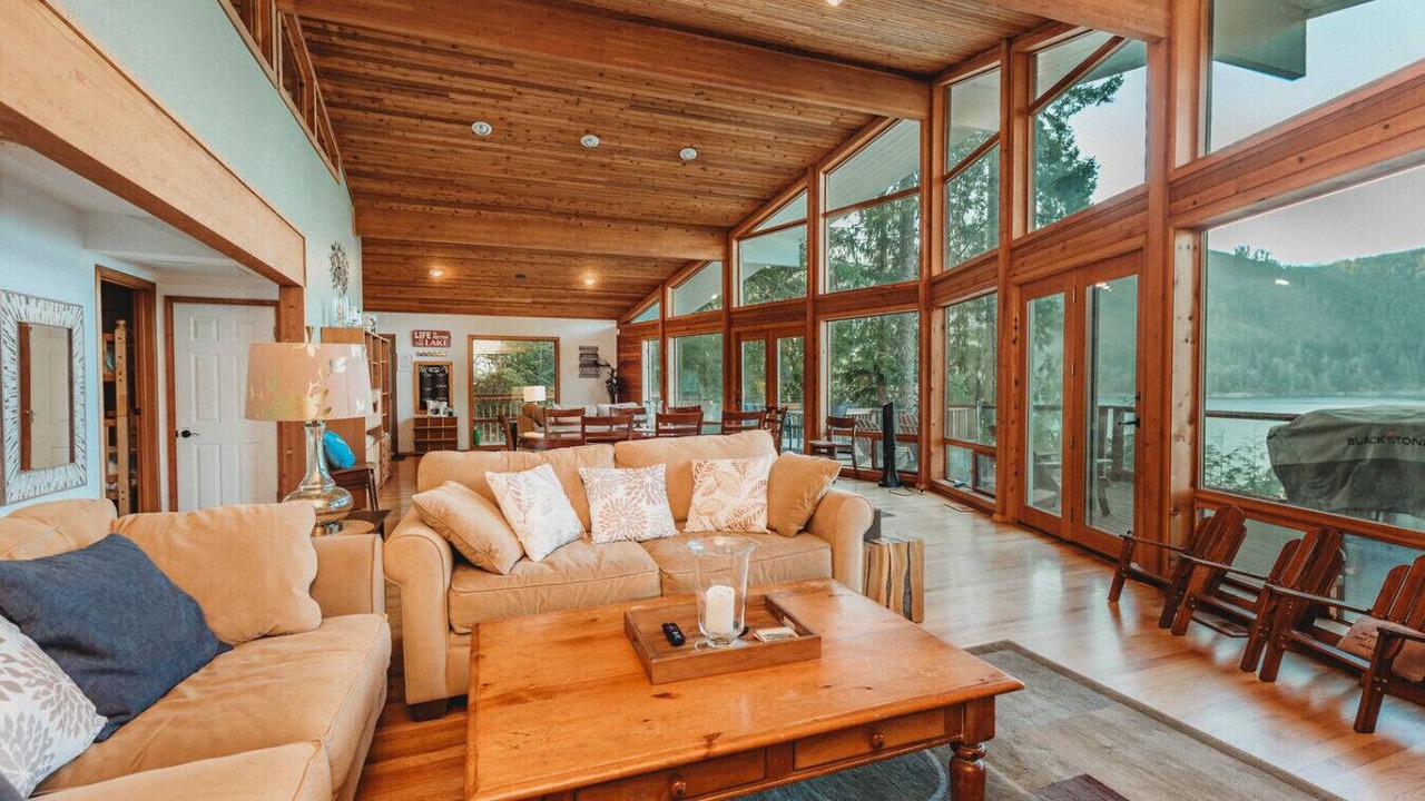 Photo of Livingroom in Hoodsport