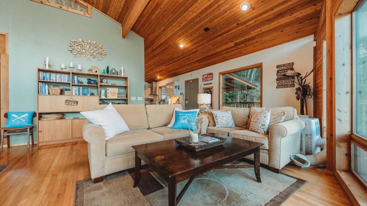 Photo of Livingroom in Hoodsport