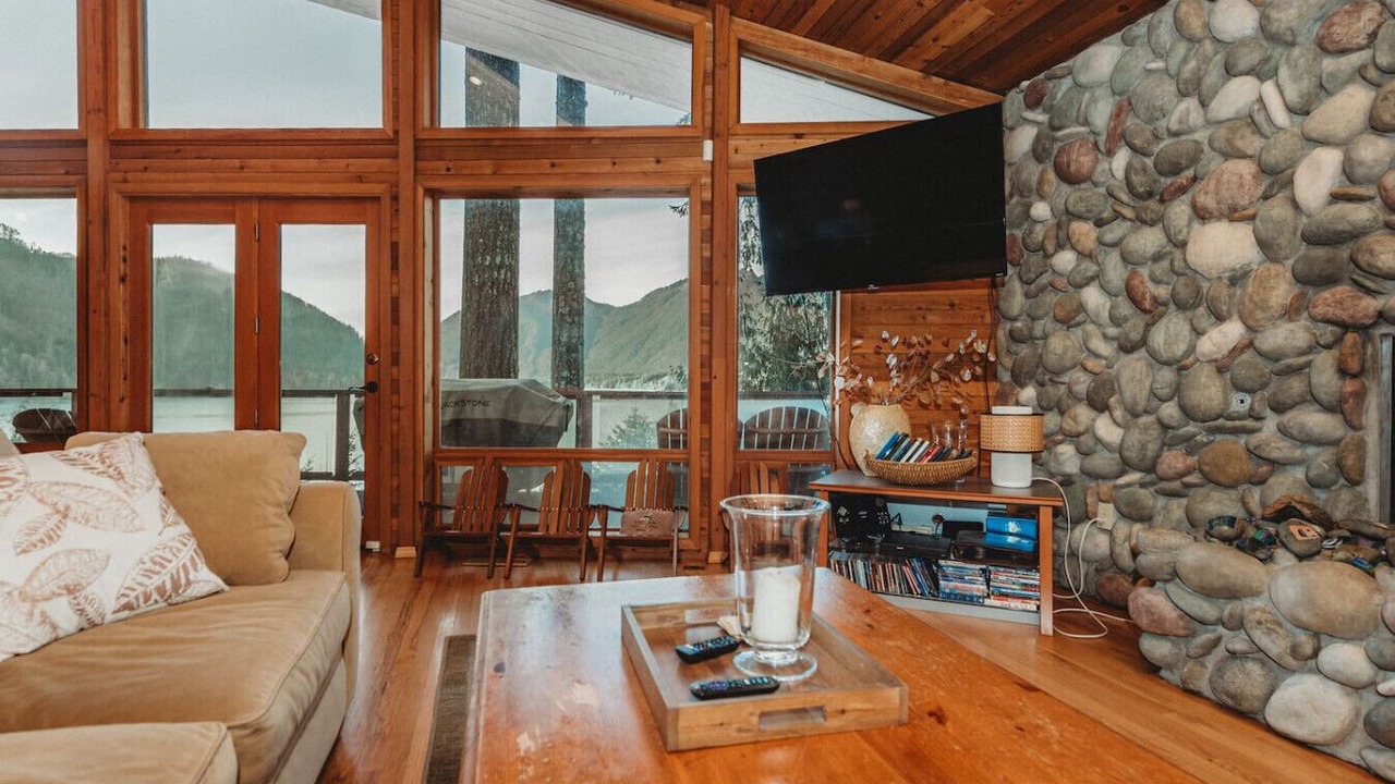 Photo of Livingroom in Hoodsport