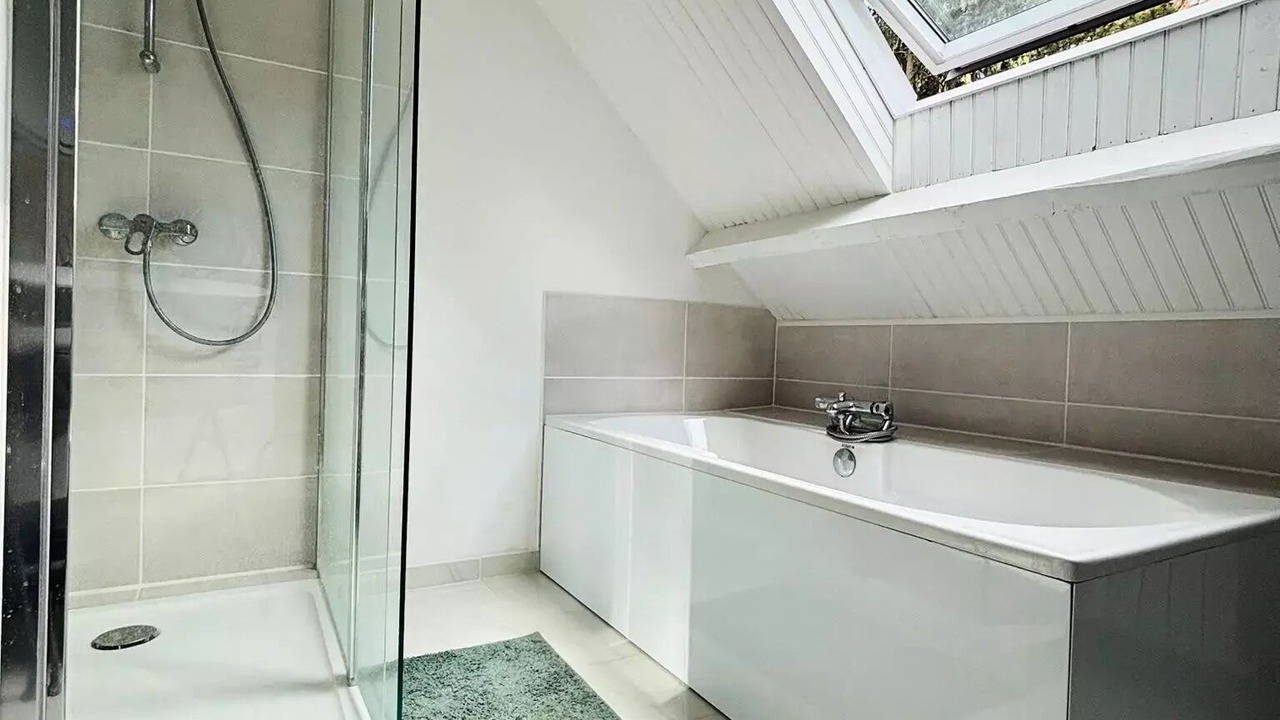 Photo of Bathroom in Saint-Maximin
