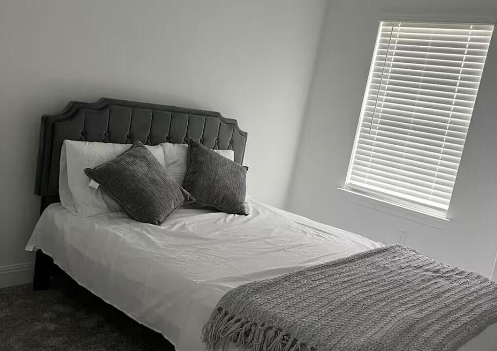Photo of Bedroom in Manor