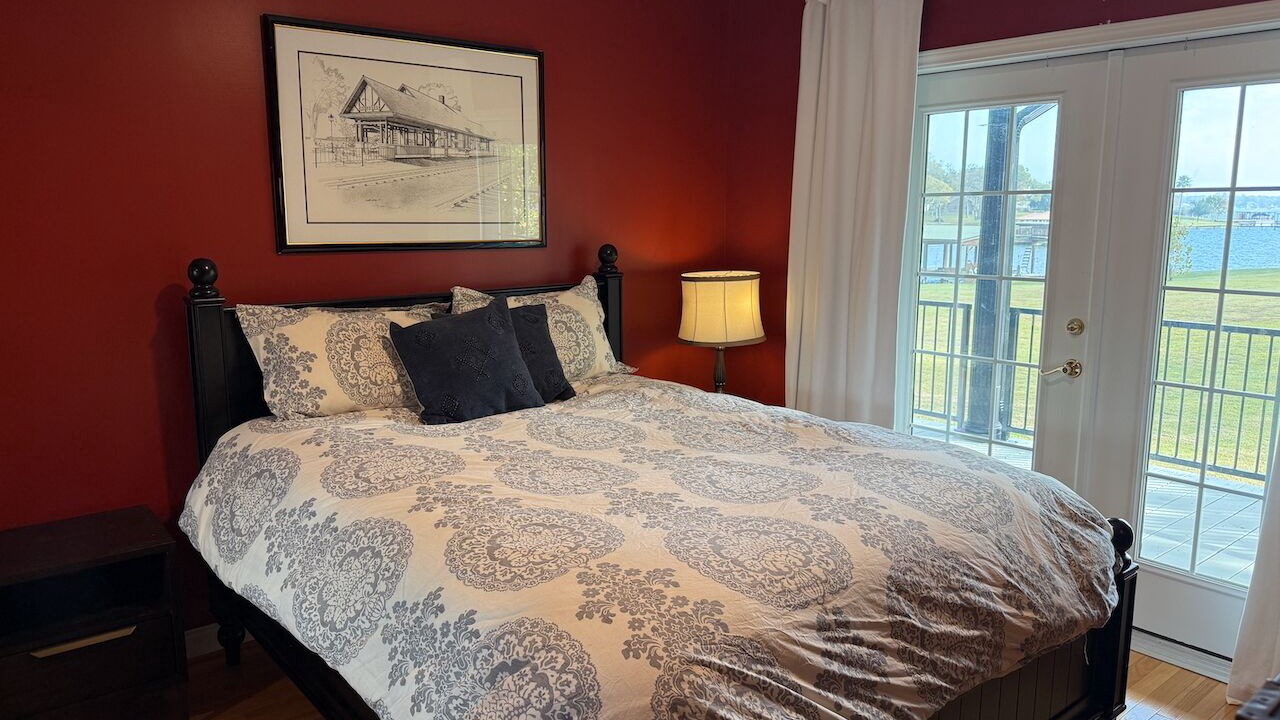 Photo of Bedroom in West Livingston