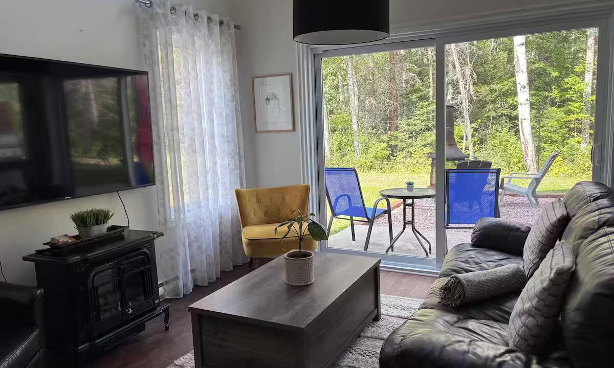 Photo of Livingroom in L'Anse-Saint-Jean
