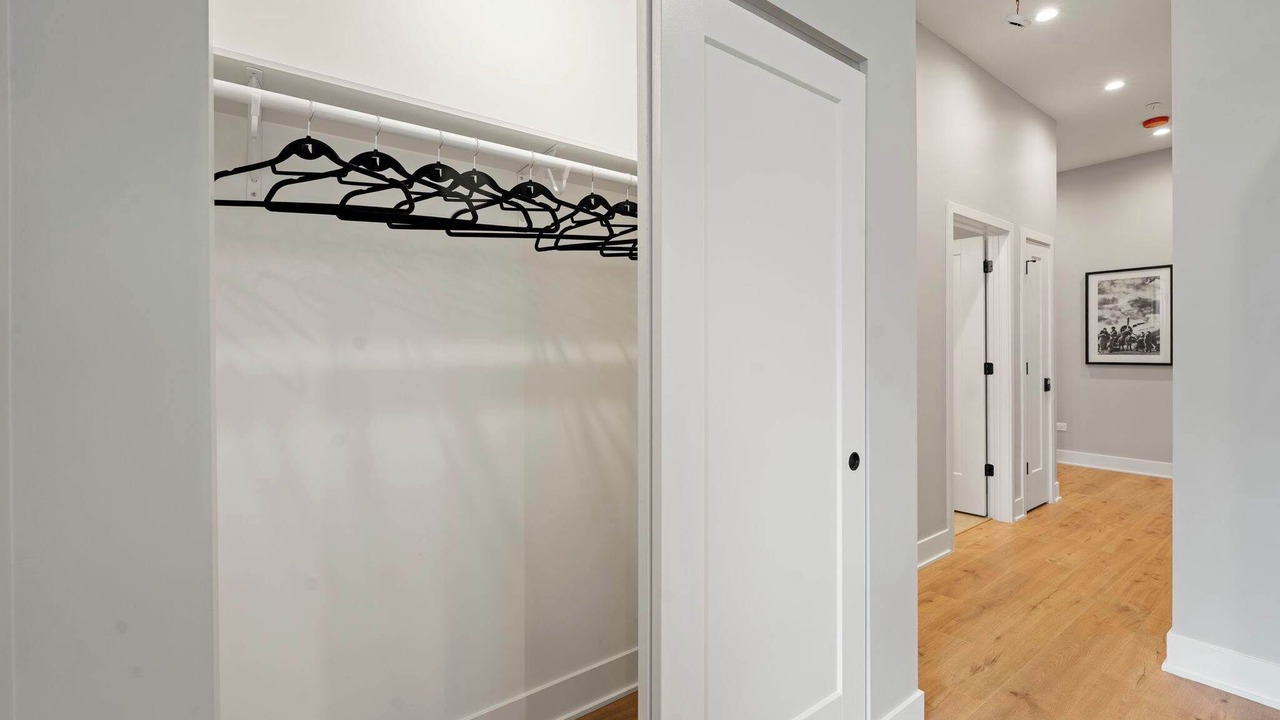 Photo of Bedroom in Edgewater Beach