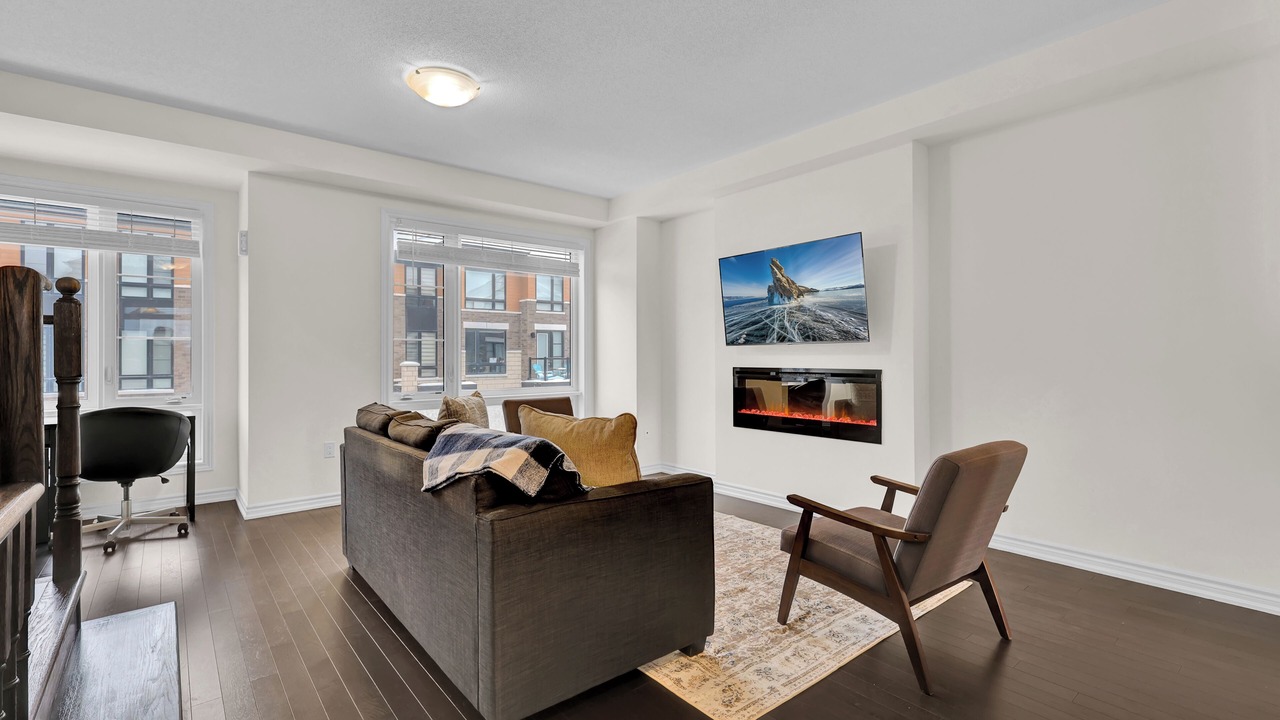 Photo of Livingroom in Durham Region