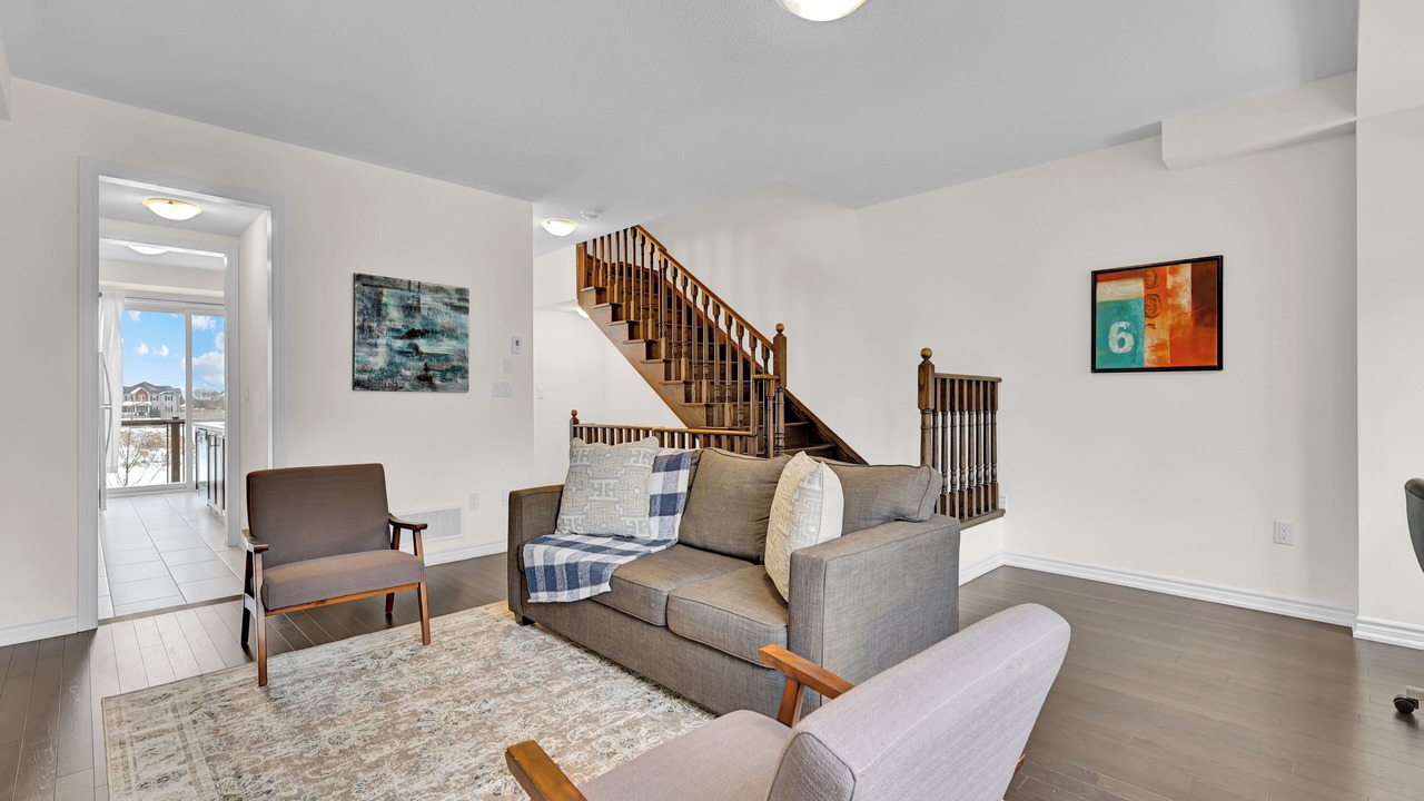 Photo of Livingroom in Durham Region