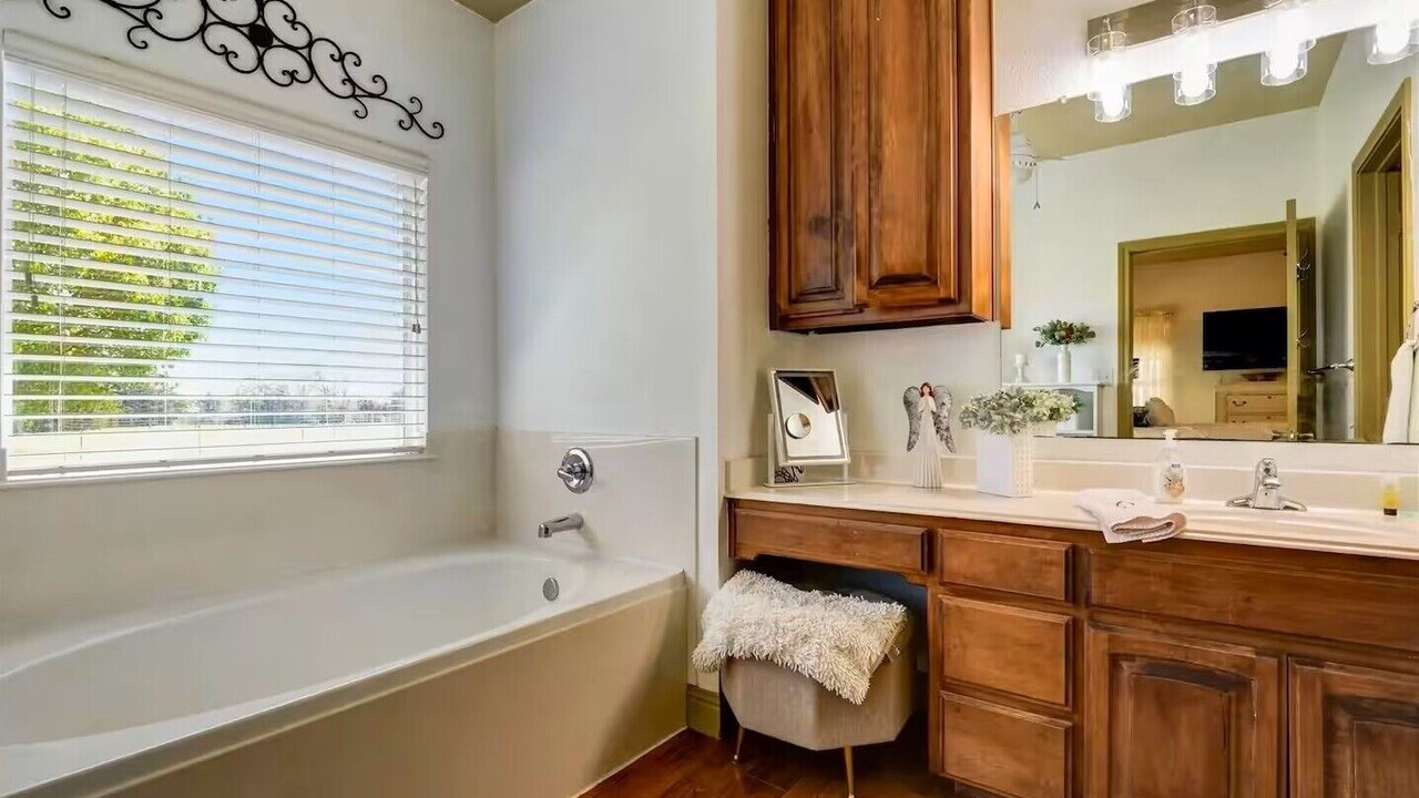 Photo of Bathroom in Van Alstyne