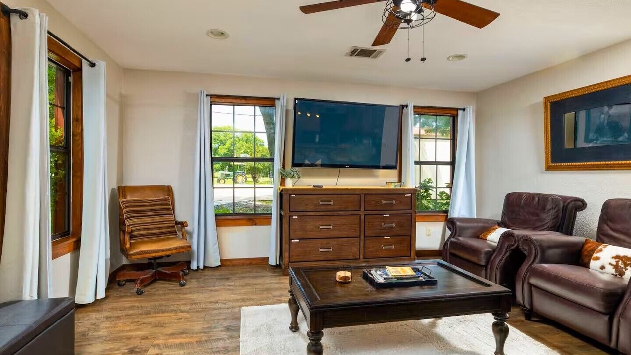 Photo of Livingroom in Van Alstyne