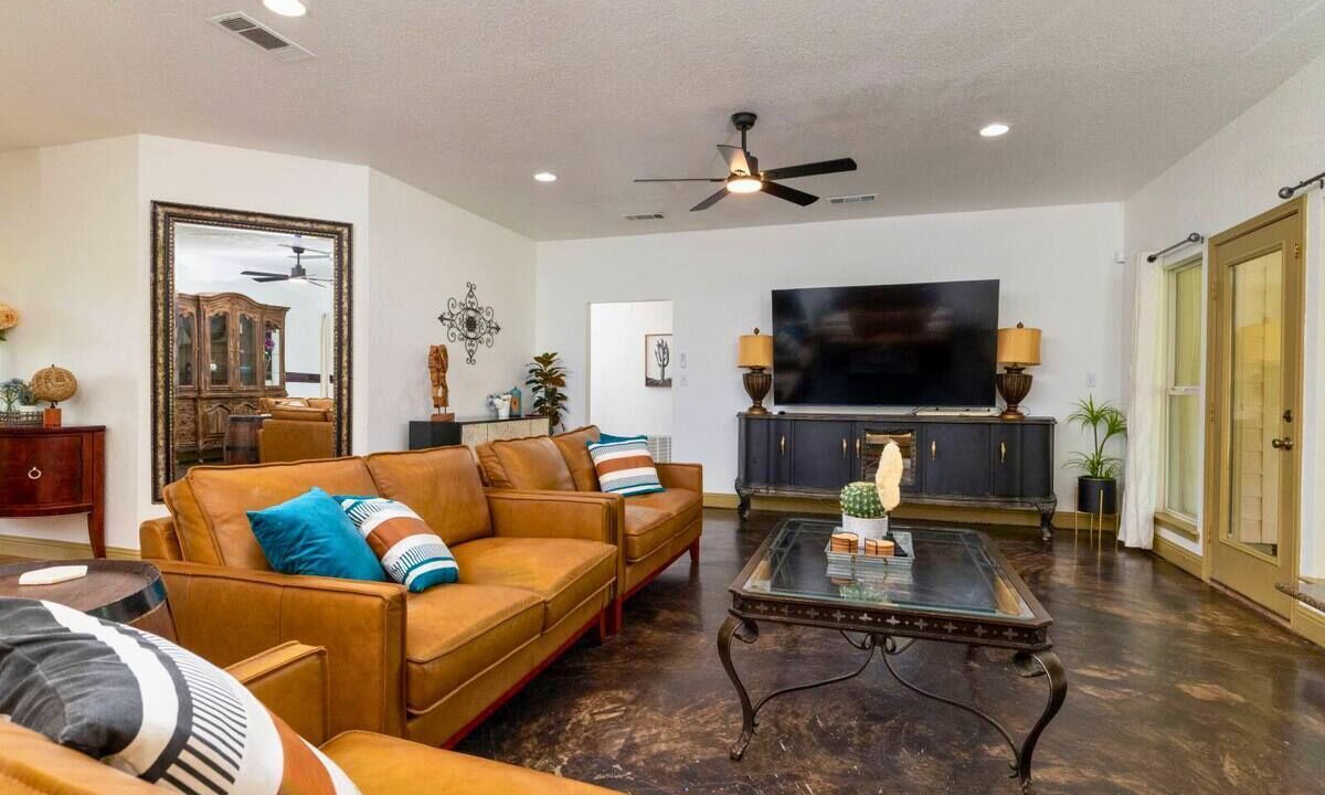 Photo of Livingroom in Van Alstyne