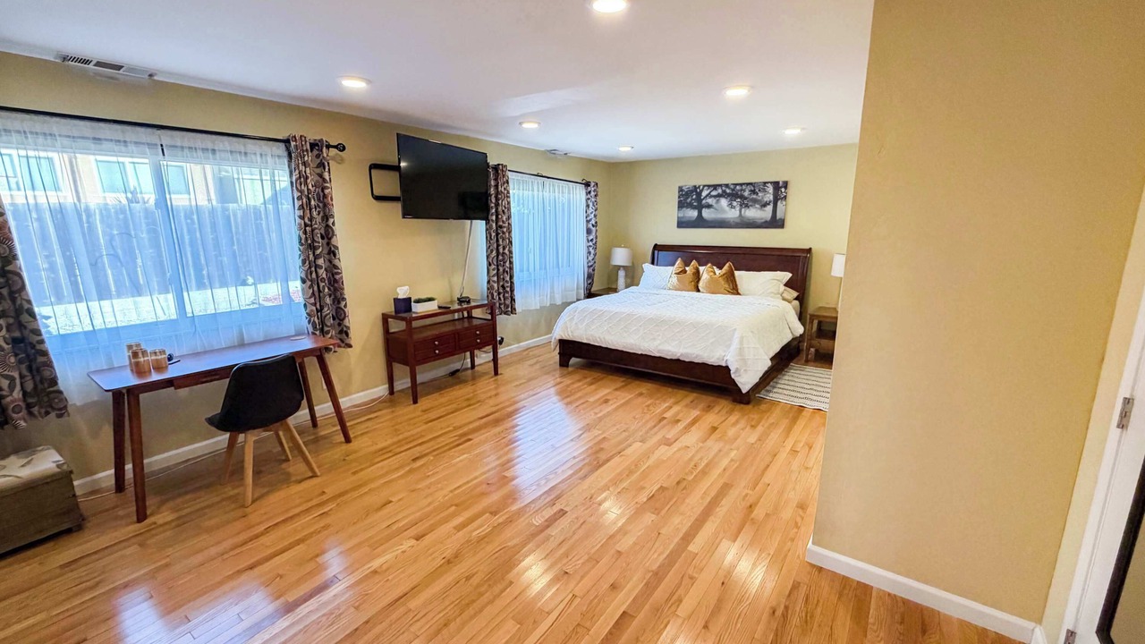 Photo of Bedroom in San Leandro