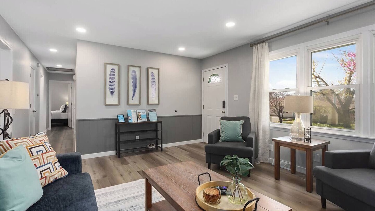 Photo of Livingroom in Lenexa