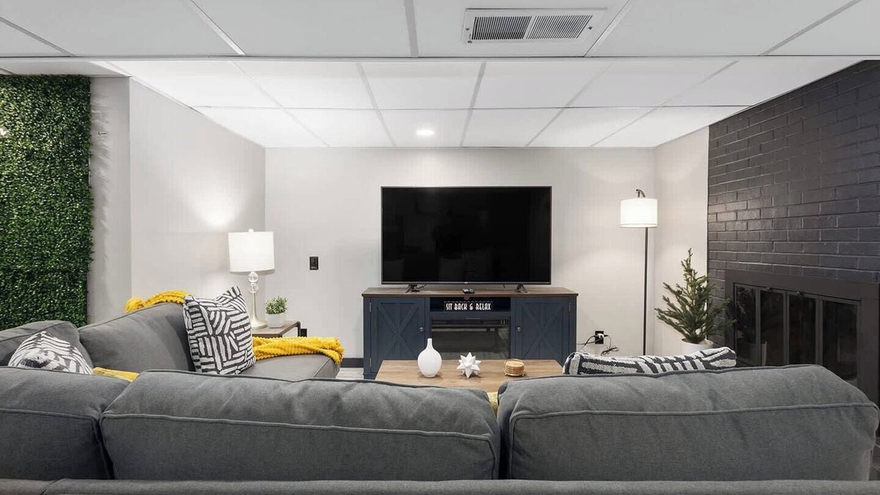 Photo of Livingroom in Lenexa