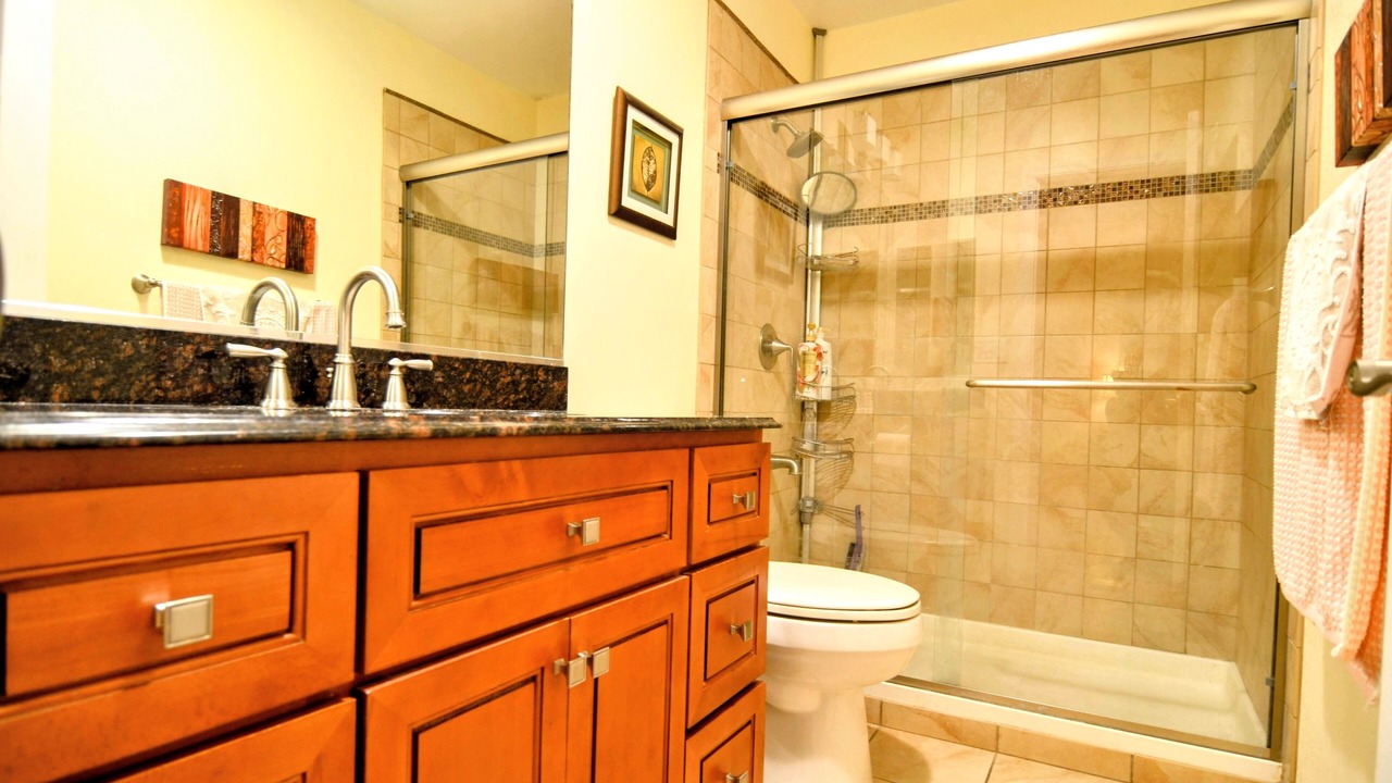 Photo of Bathroom in Union City