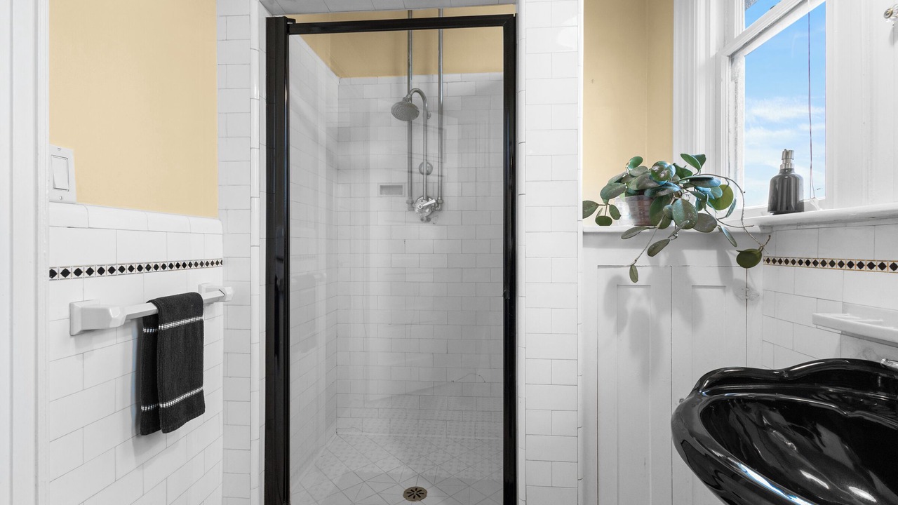 Photo of Bathroom in Lincoln Acres