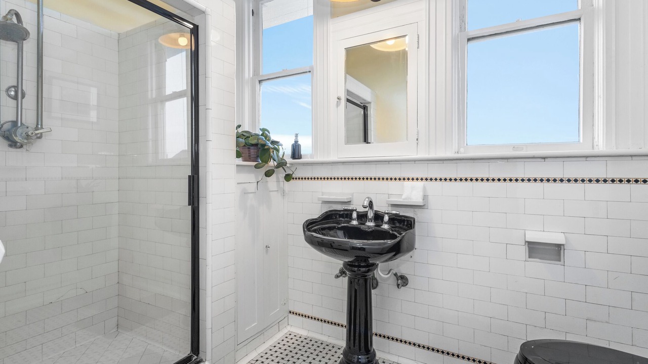 Photo of Bathroom in Lincoln Acres