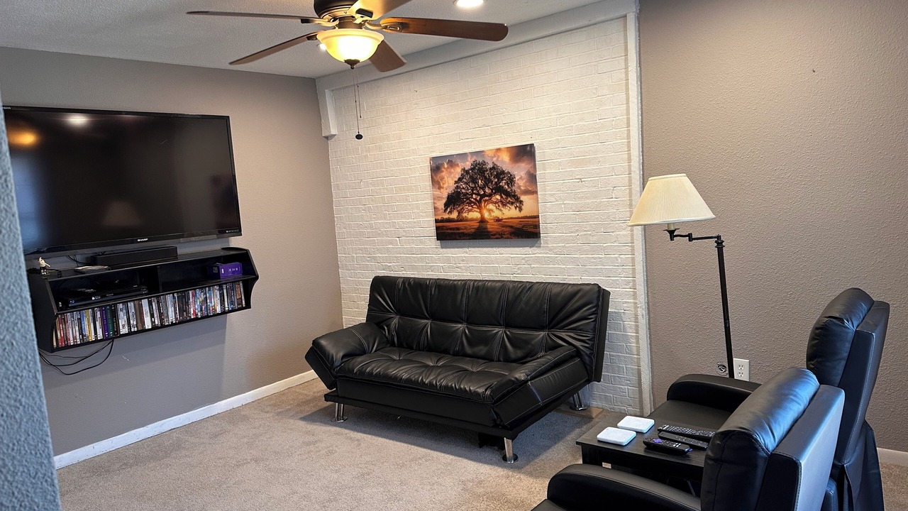 Photo of Livingroom in Southwest Carrollton