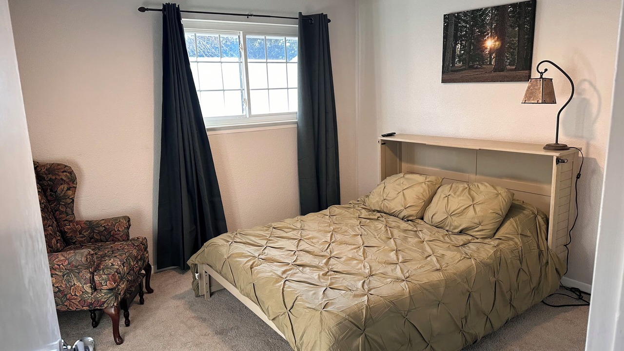 Photo of Bedroom in Southwest Carrollton