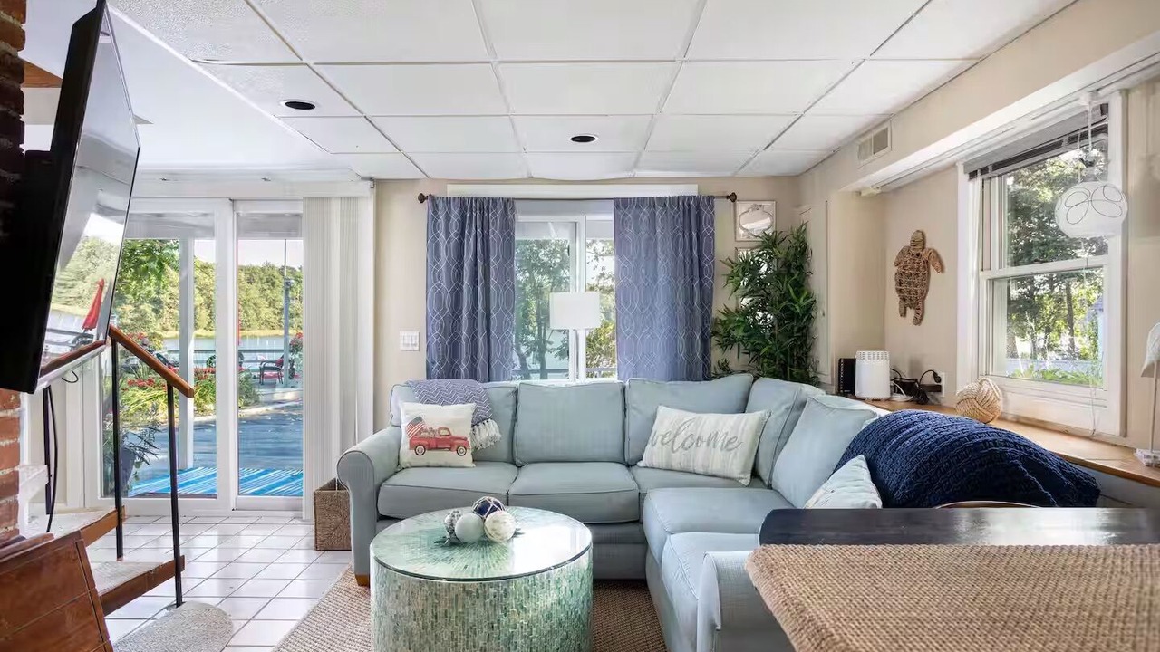 Photo of Livingroom in East Greenwich