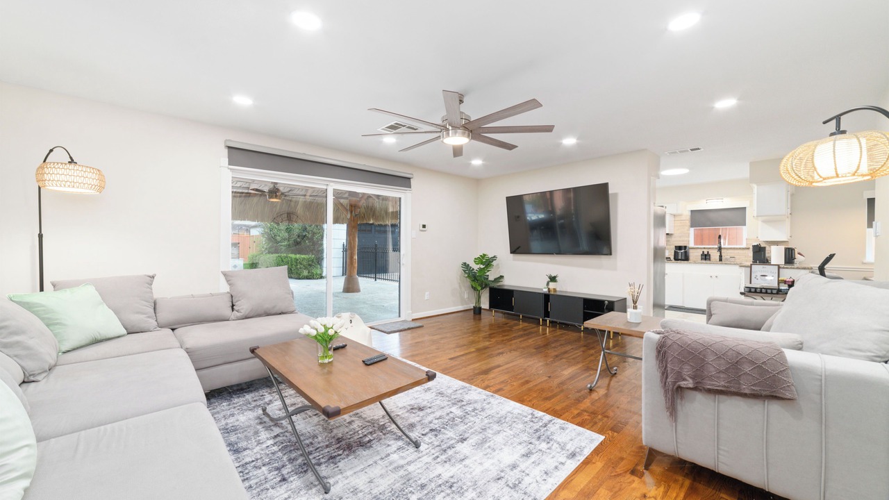 Photo of Livingroom in Westbury