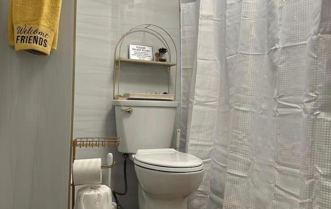 Photo of Bathroom in Throgs Neck