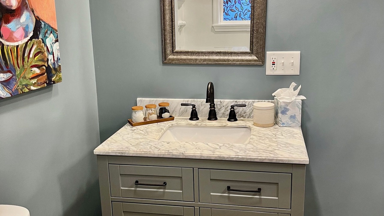 Photo of Bathroom in Garden City