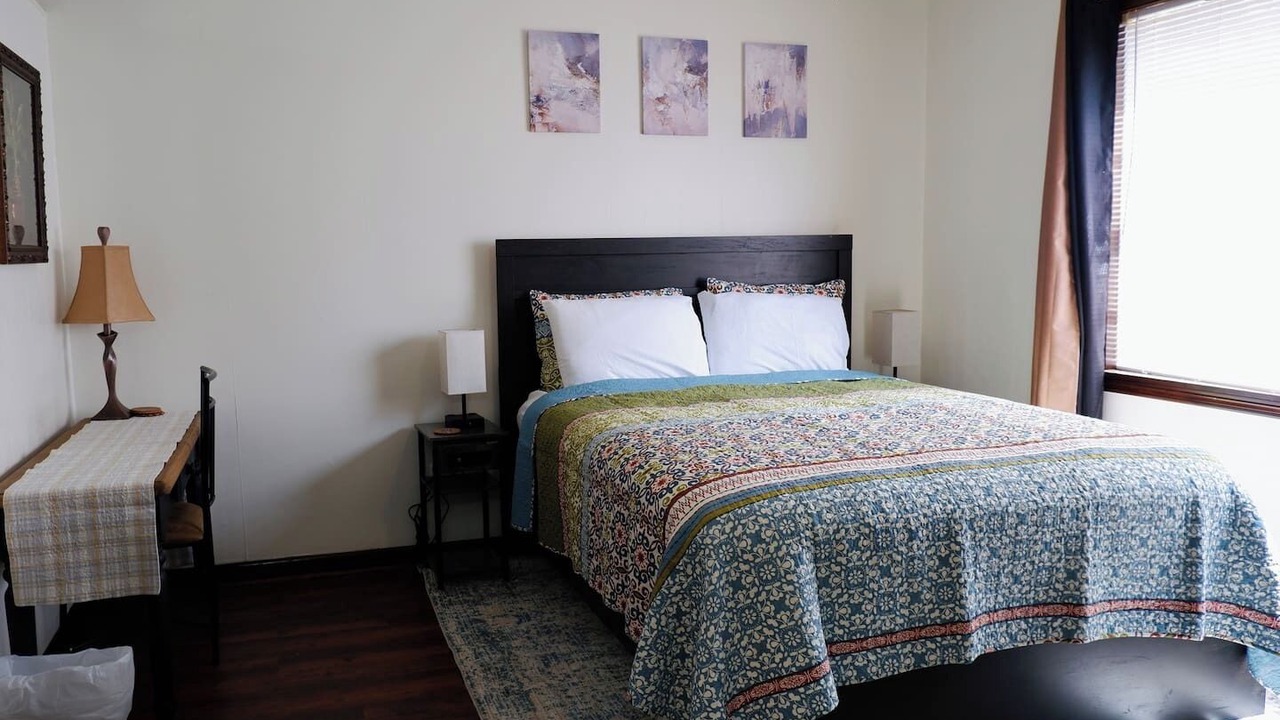 Photo of Bedroom in Alexandria