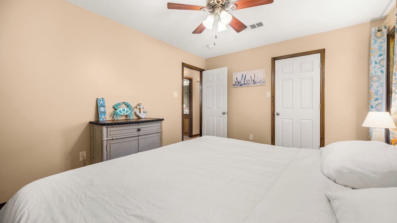 Photo of Bedroom in Alexandria