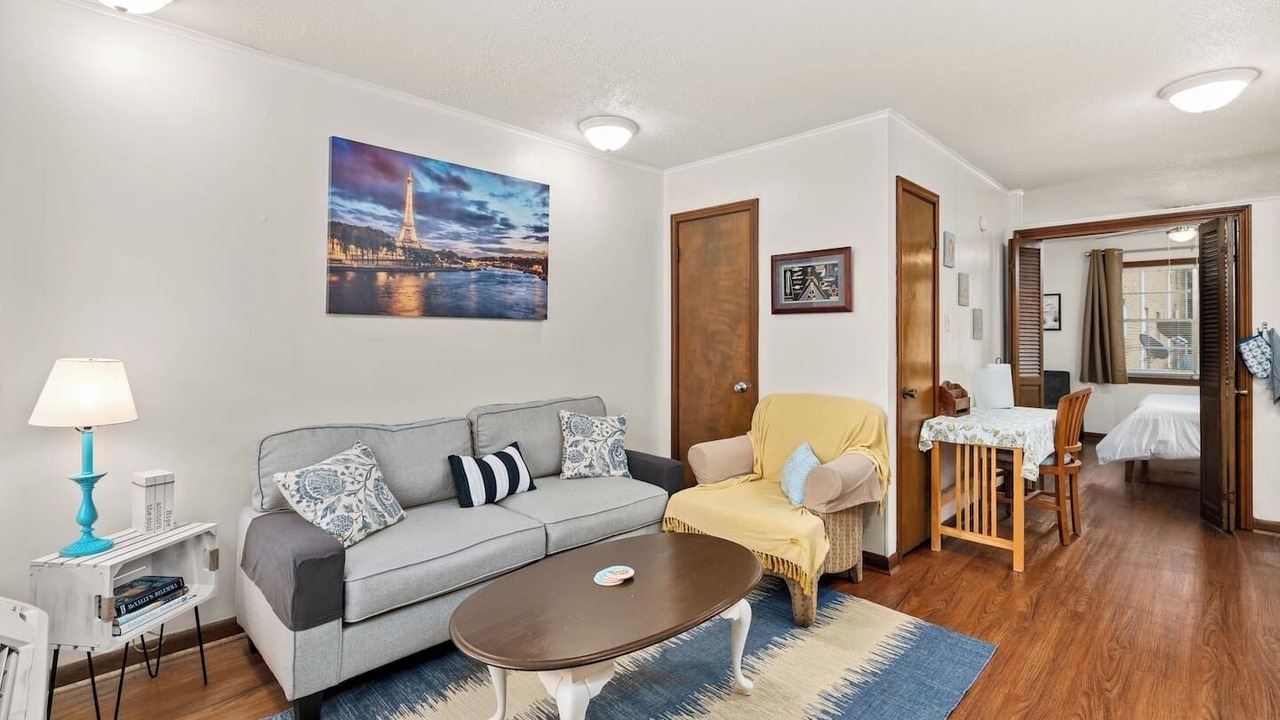 Photo of Livingroom in Alexandria