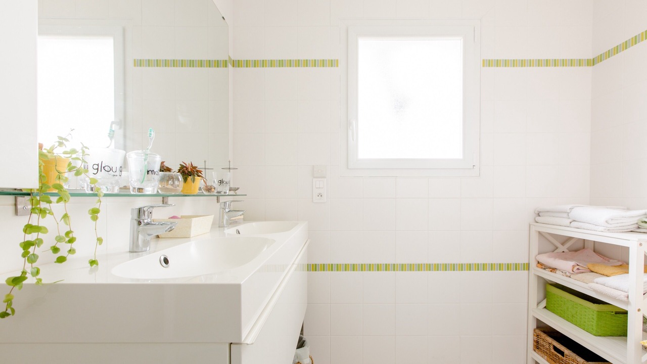 Photo of Bathroom in Aigrefeuille-sur-Maine