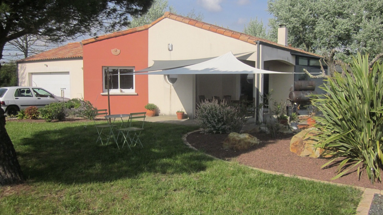 Photo of Outdoor in Aigrefeuille-sur-Maine