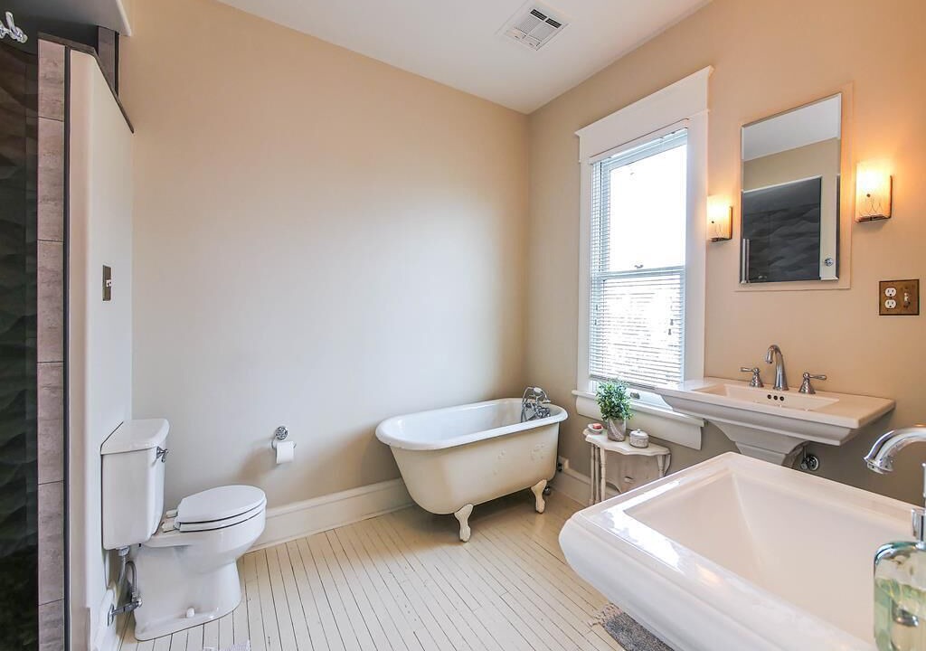 Photo of Bathroom in Gardens