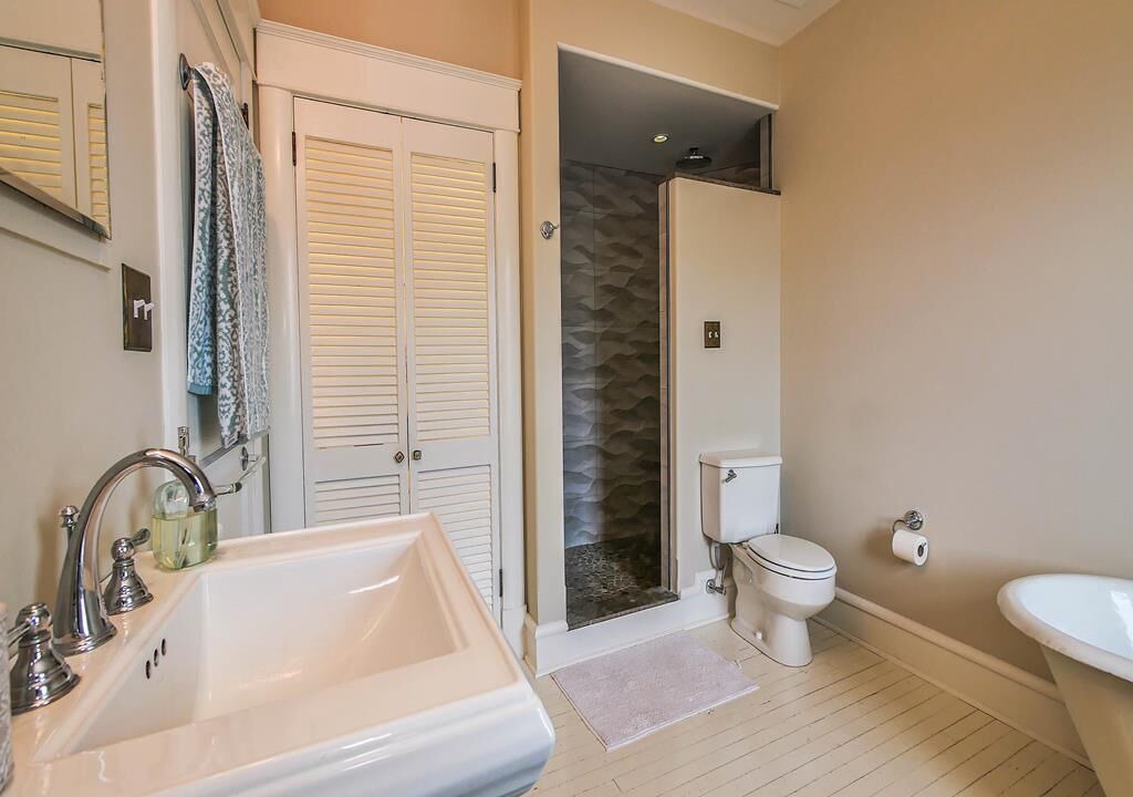 Photo of Bathroom in Gardens