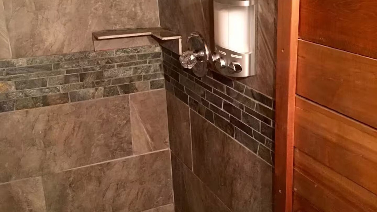 Photo of Bathroom in Page