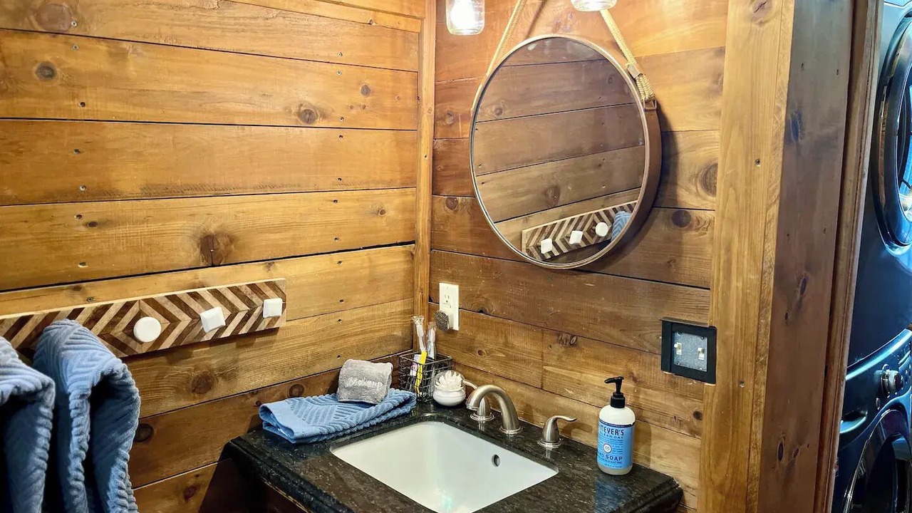 Photo of Bathroom in Page